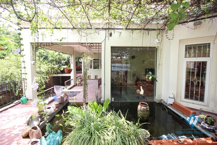 A huge 5  bedroom villa with indoor swimming pool for rent in Vuon Dao